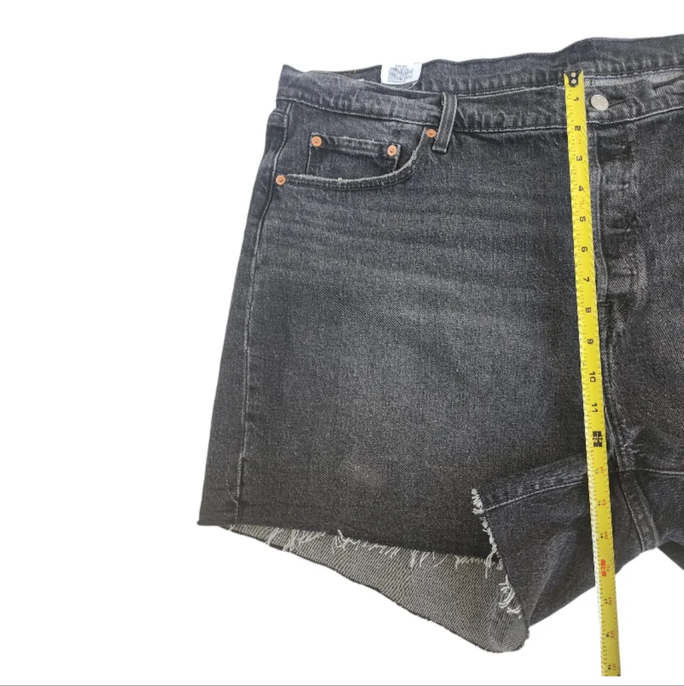 501 levis PREMIUM shorts high rise shorts button fly faded black NWt! Size 24 - Picture 9 of 12